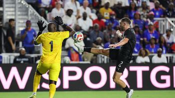 Salvada heroica de Tim Payne evitó el gol de Haití vs. Nueva Zelanda