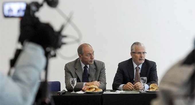 El ex ministro de la Corte Suprema, Eugenio Zaffaroni, y el exjuez español Baltasar Garzón