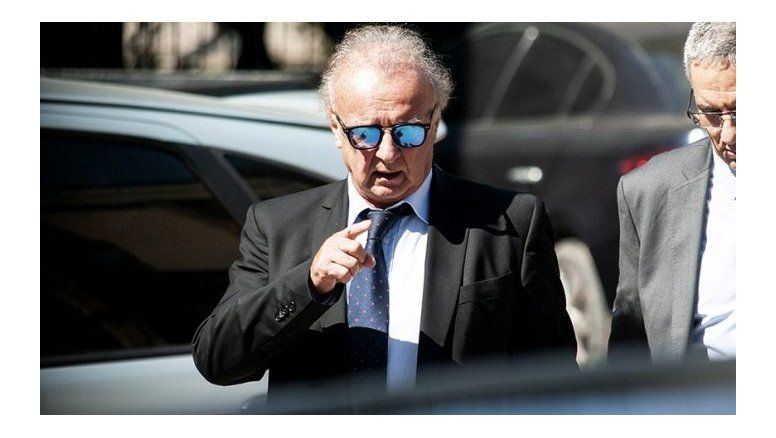 ... Y ahora vienen las hijas de Ernesto (María y Natalia Clarens)