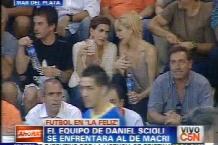 Karina Rabollini y Juliana Awada juntas encarnan todo el glamour, la simpatía y el encanto del que carece el oficialismo.