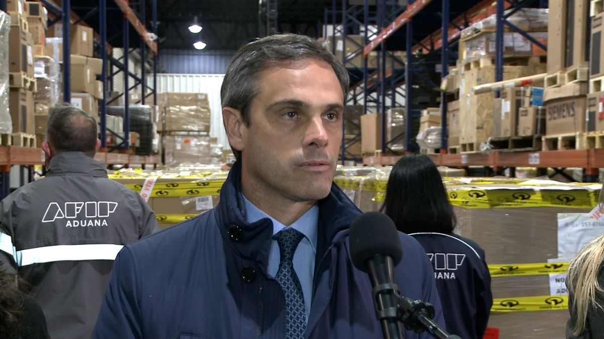 Guillermo Michel, ex Director General de Aduanas: "el super&aacute;vit de cuenta corriente ha desaparecido"