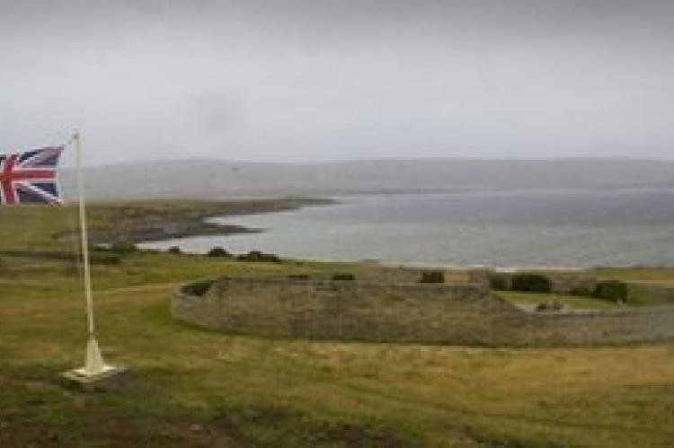 Mal que nos pese, en Gales, como en las Malvinas, la que flamea es la Union Jack, no la bandera argentina.
