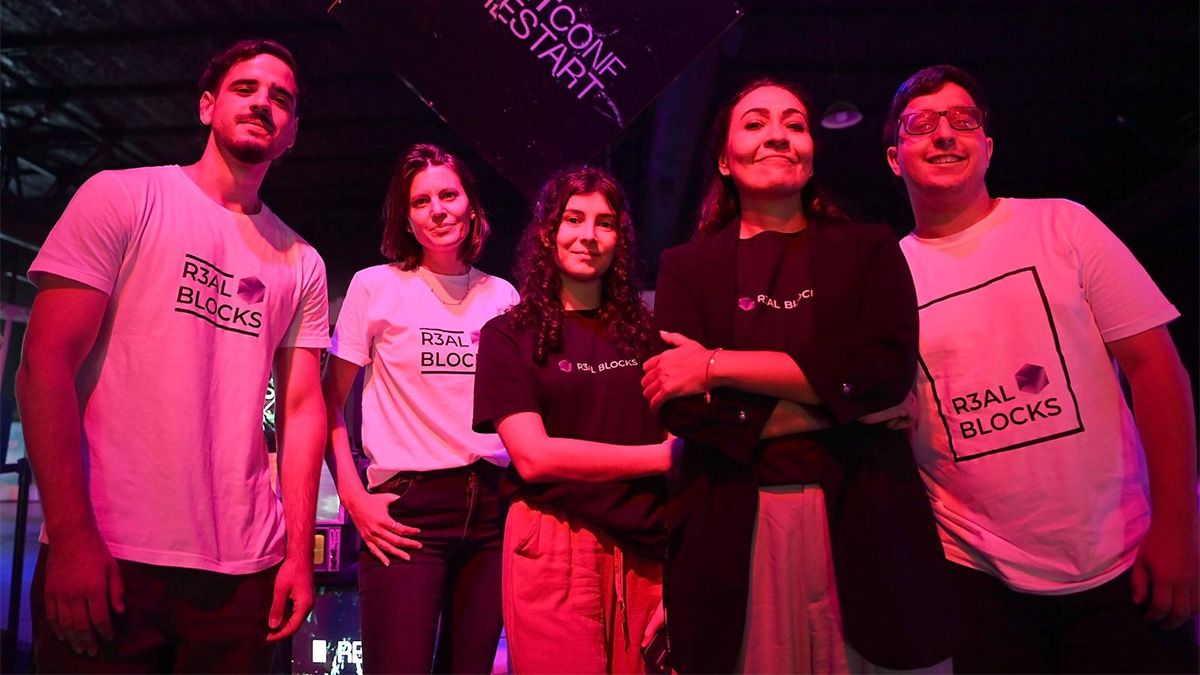 Débora Carrizo, CEO de R3al Blocks, afirmó que la tokenización de activos es como la incomprendida revolución de Internet. Débora Carrizo, CEO de R3al Blocks, afirmó que la tokenización de activos es como la incomprendida revolución de Internet.