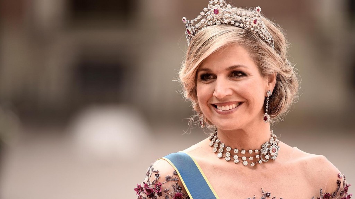Antes de convertirse en reina, Máxima debió dedicar tiempo en aprender el idioma y las leyes del país que le tocaría gobernar junto a su esposo. Hoy es una figura muy querida por el pueblo holandés. Antes de convertirse en reina, Máxima debió dedicar tiempo en aprender el idioma y las leyes del país que le tocaría gobernar junto a su esposo. Hoy es una figura muy querida por el pueblo holandés.