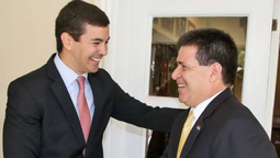 altText(Horacio Cartes saca pecho pero investigan a su Santiago Peña)}