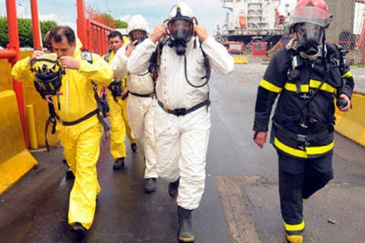 Berni al rescate, en el operativo por la nube tóxica en diciembre pasado (Foto archivo).