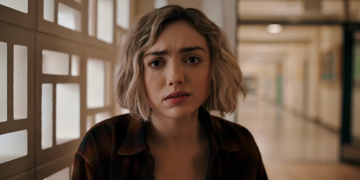 La miniserie mezcla romance, terror y duelo con una mitología cada vez más oscura. La miniserie mezcla romance, terror y duelo con una mitología cada vez más oscura.