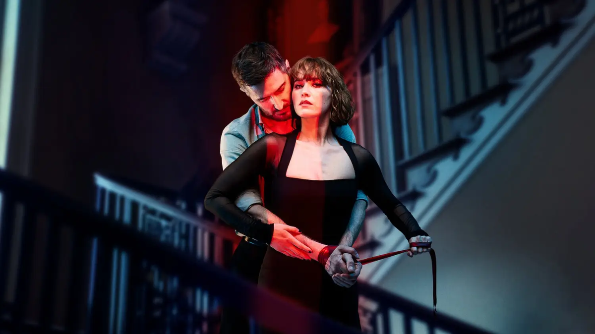 Con actuaciones de Richard Armitage y Charlie Murphy, la trama avanza sin filtros hacia una obsesión que pone en riesgo una familia, una carrera y la estabilidad emocional. Fuente. Netflix Con actuaciones de Richard Armitage y Charlie Murphy, la trama avanza sin filtros hacia una obsesión que pone en riesgo una familia, una carrera y la estabilidad emocional. Fuente. Netflix