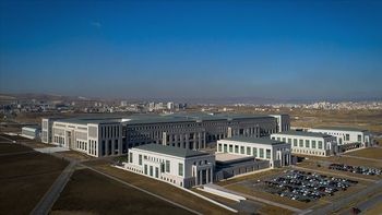 Tûrkiye tiene en este complejo la sede de su Organización Nacional de Inteligencia (MIT). Tûrkiye tiene en este complejo la sede de su Organización Nacional de Inteligencia (MIT).