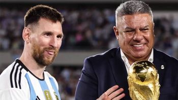 Lionel Messi y Claudio Tapia, apuntados por el Gobierno de Milei. Lionel Messi y Claudio Tapia, apuntados por el Gobierno de Milei.