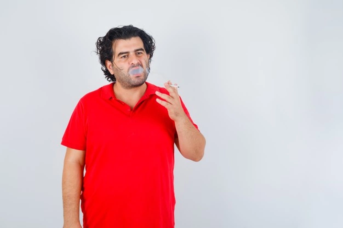 El tabaquismo y la obesidad son dos de los principales factores de riesgo conocidos de la demencia.