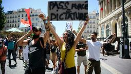 altText(Más de 100.000 marchan contra la 