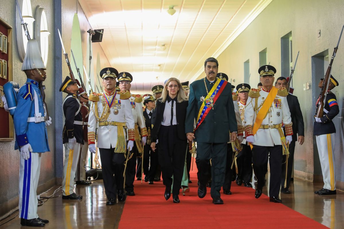 Nicolás Maduro y su principal respaldo, la Fuerza Armada Nacional. Nicolás Maduro y su principal respaldo, la Fuerza Armada Nacional.