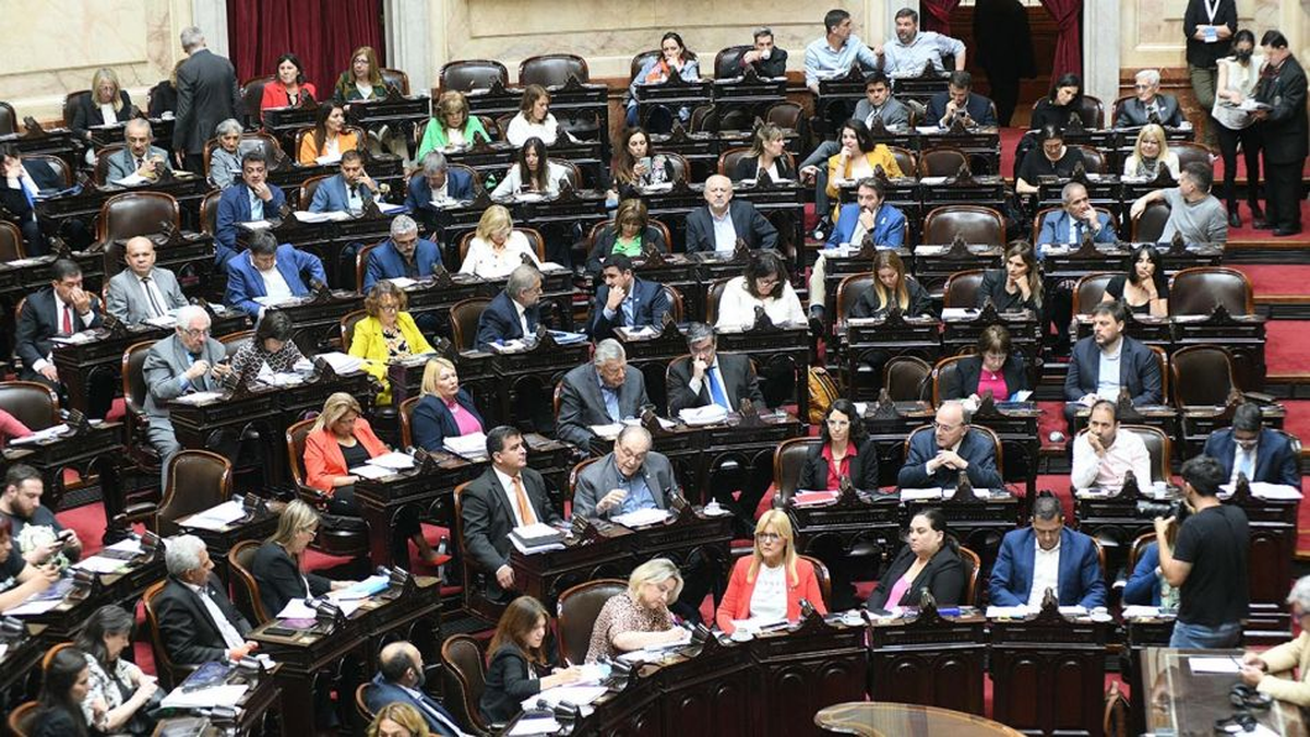 Cámara de Diputados en la que aprobaron la "tasa Milei" en la sesión maratónica por el presupuesto.