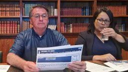 altText(Jair Bolsonaro censurado por vincular vacuna Covid-19 al HIV)}