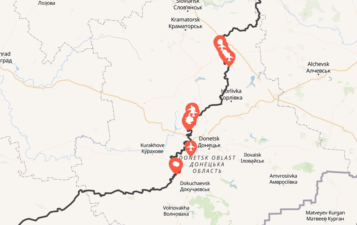 Los puntos rojos muestran eventos recientes (ofensiva de Rusia). El negro indica la línea de contacto aproximada a la fecha de actualización. La elaboración es de la revista opositora rusa Meduza, exiliada en Lituania. Los puntos rojos muestran eventos recientes (ofensiva de Rusia). El negro indica la línea de contacto aproximada a la fecha de actualización. La elaboración es de la revista opositora rusa Meduza, exiliada en Lituania.
