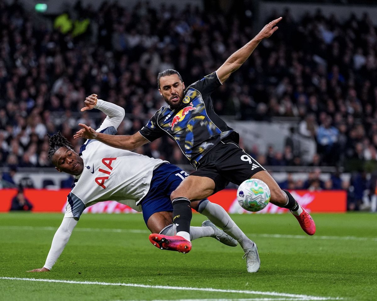 Spurs y Leeds quedaron en tablas Spurs y Leeds quedaron en tablas