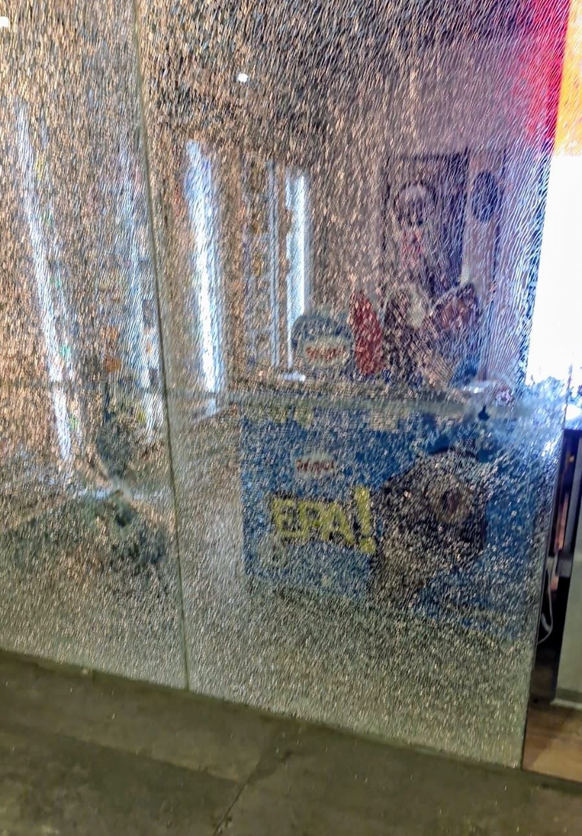 El estallido que salió barato. El estallido que salió barato. 