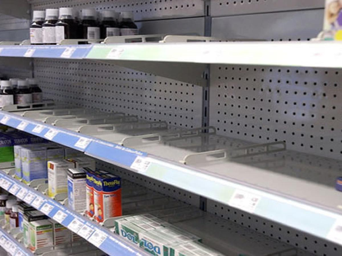 Advierten escasez de medicamentos en toda USA tras colapso de planta de Pfizer.