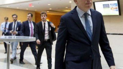 Dujovne se aferra a gastar US$ del FMI y reponer con los de Vaca Muerta