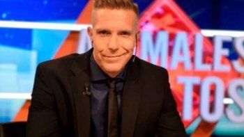 Tras la renuncia de Canosa, Alejandro Fantino también se alejaría del Grupo América, según indicaron en Radio Mitre. Tras la renuncia de Canosa, Alejandro Fantino también se alejaría del Grupo América, según indicaron en Radio Mitre.