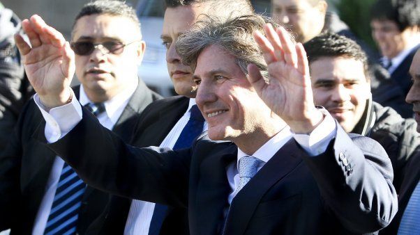 Amado Boudou, insultado y esperando una buena noticia desde la justicia.