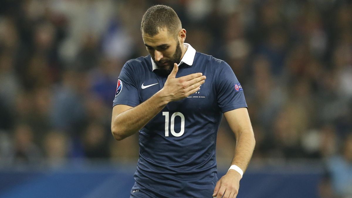 Karim Benzema dej&oacute; la Selecci&oacute;n de Francia mientras que en el PSG hay bronca contra Kylian Mbapp&eacute; por perder la final ante Argentina.
