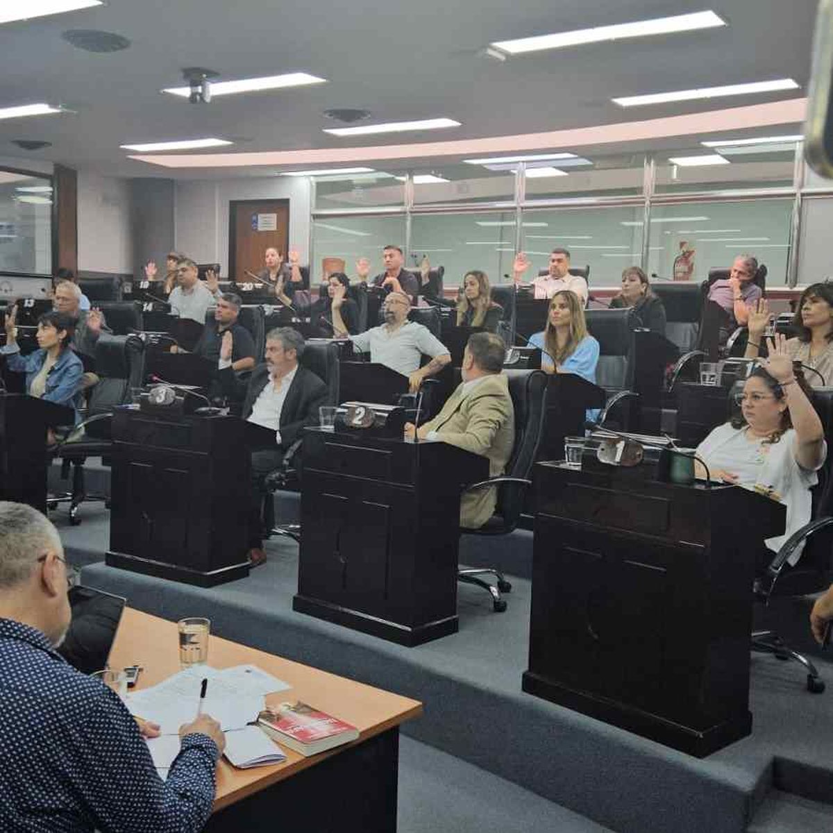 Escena del momento de la votación en Quilmes.
