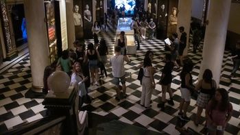 Más de 3.000 personas en el Museo Internacional para la Democracia explorando íconos patrios