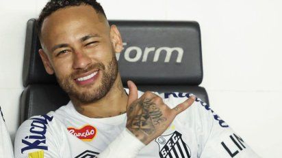 Neymar dejó expuesto a Leandro Paredes y redebutó en Santos