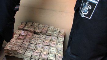 a valija con dólares que le fue incautada a Antonini Wilson en la Aduana, en agosto de 2007 (Foto archivo NA). a valija con dólares que le fue incautada a Antonini Wilson en la Aduana, en agosto de 2007 (Foto archivo NA).