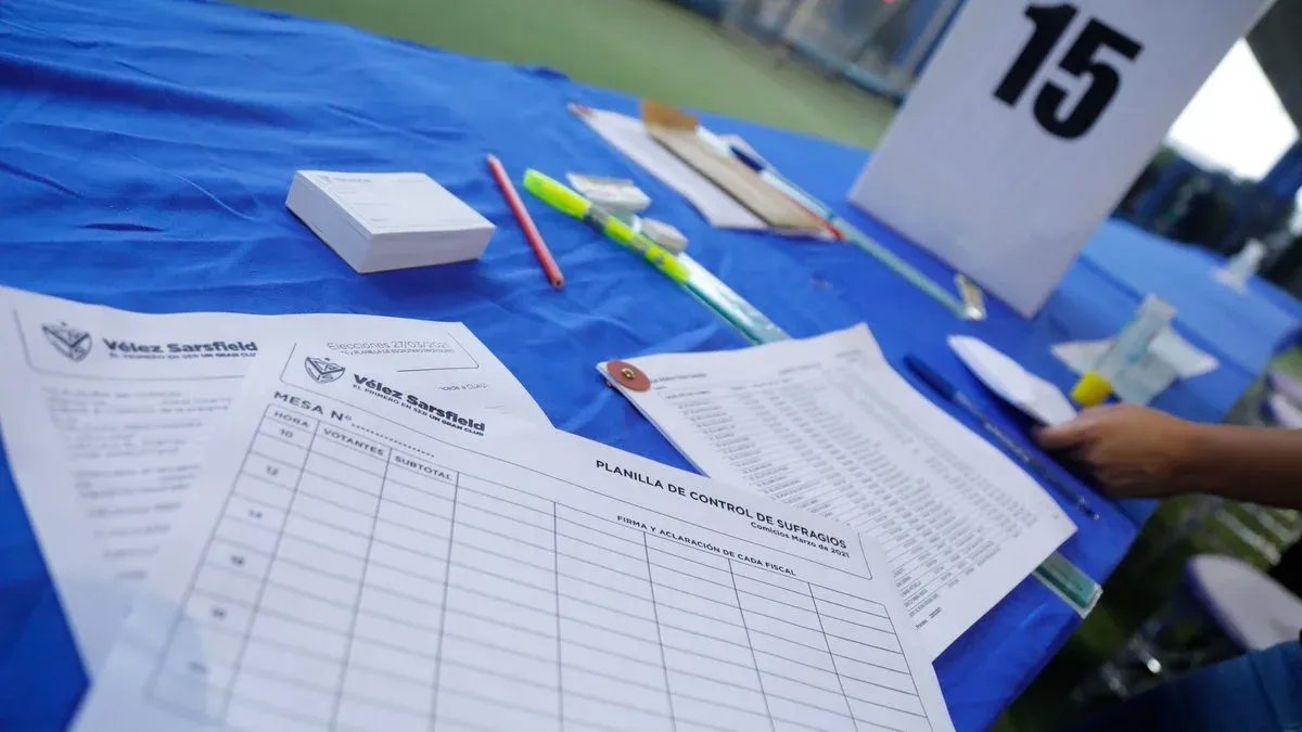 Suspendidas las elecciones en Vélez Sarsfield: pasarían al sábado 25/11. (Foto: Twitter @sabadovelezok).