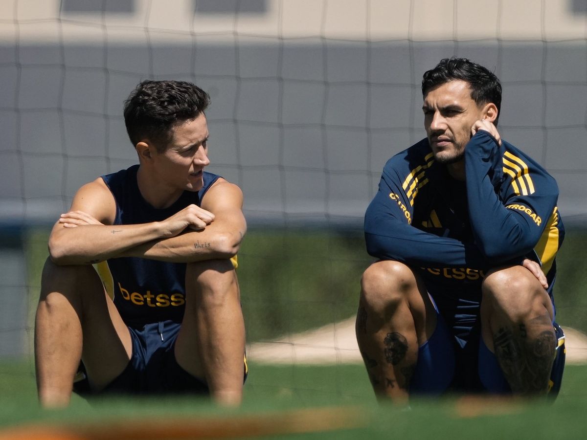 Herrera y Paredes, en un entrenamiento de Boca, son jerarquía pura para el equipo Herrera y Paredes, en un entrenamiento de Boca, son jerarquía pura para el equipo