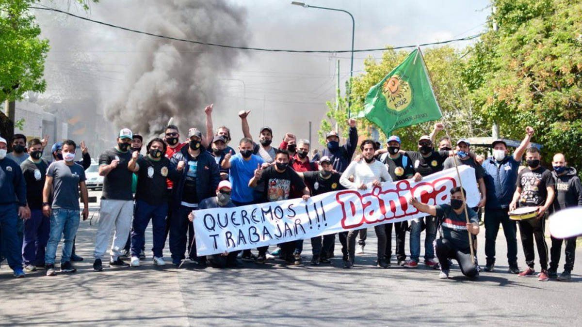 Dánica durmió una fábrica tras grave conflicto gremial