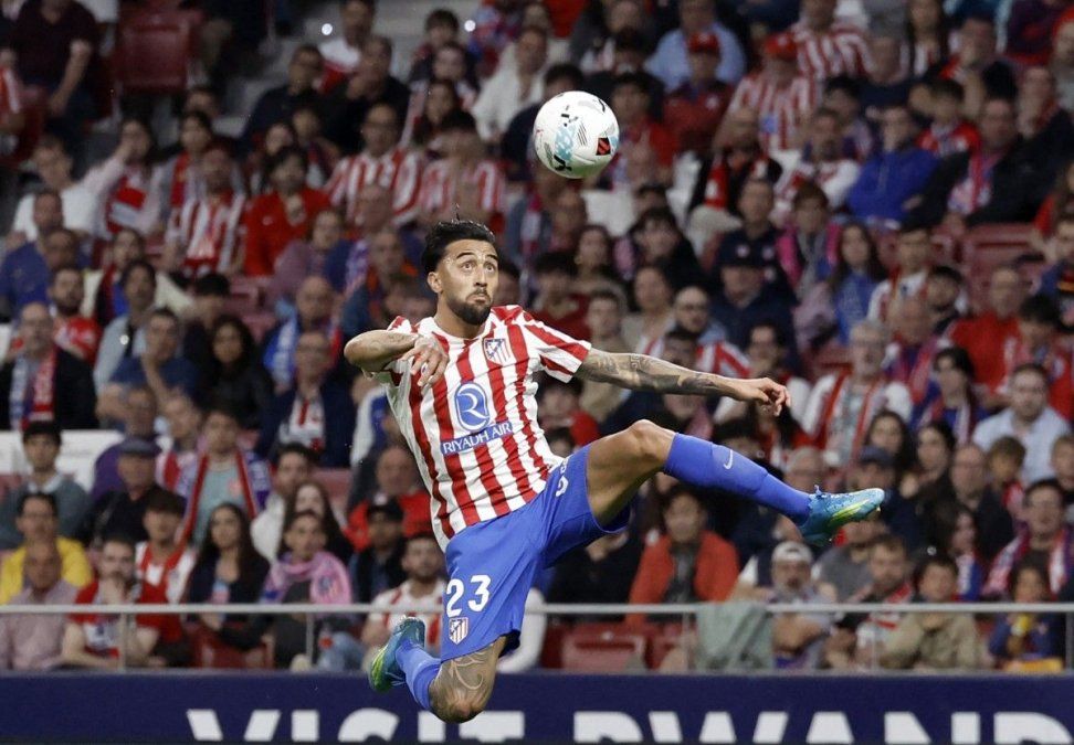 La lesión sufrida en el tramo final de la temporada frena la activación de la cláusula de Nico González y cambia su futuro en el Atlético de Madrid.