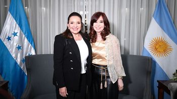 Cristina Kirhcner se mostró con Xiomara Castro en busca de protagonismo a horas de la CELAC. Cristina Kirhcner se mostró con Xiomara Castro en busca de protagonismo a horas de la CELAC.