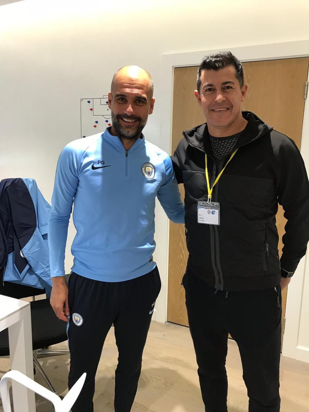 Jorge Almirón, ex DT de Boca y Pep Guardiola, posiblemente el mejor entrenador de todos los tiempos. Jorge Almirón, ex DT de Boca y Pep Guardiola, posiblemente el mejor entrenador de todos los tiempos.