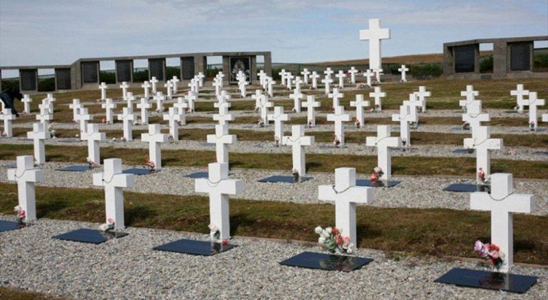 Malvinas, una tragedia. Malvinas, una tragedia.