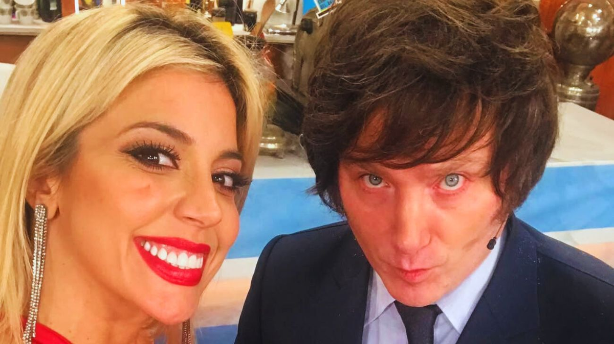 Virginia Gallardo publicó una foto junto a Ricardo Fort, generando emoción y polémica política. El abogado de sus hijos la acusó de usar la imagen para su campaña. Virginia Gallardo publicó una foto junto a Ricardo Fort, generando emoción y polémica política. El abogado de sus hijos la acusó de usar la imagen para su campaña.