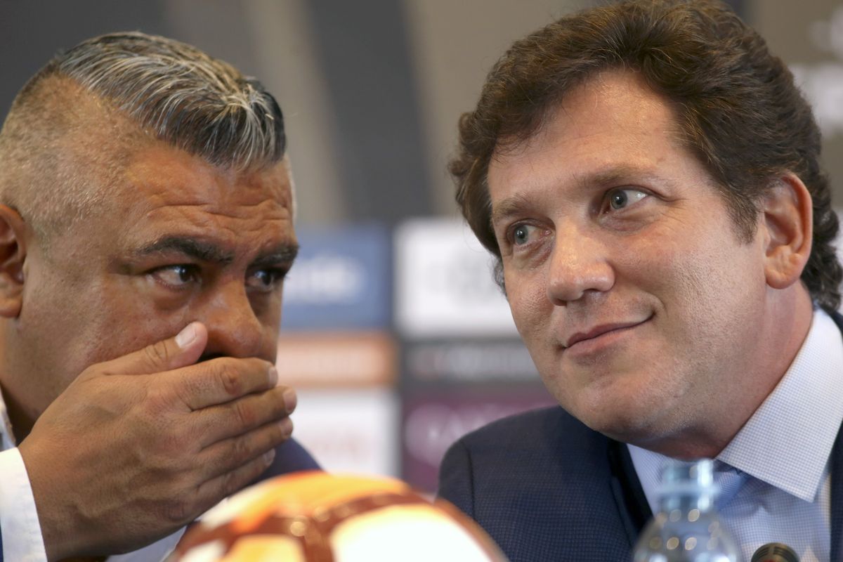 Chiqui Tapia y Alejandro Domínguez, en offside por Vasco da Gama