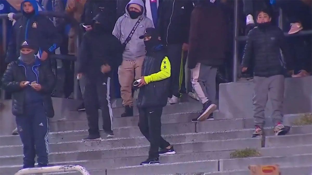Godoy Cruz fue sancionado y multado por la AFA tras los incidentes que se produjeron en el partido frente a San Lorenzo por la Liga Profesional de Fútbol (LPF). Godoy Cruz fue sancionado y multado por la AFA tras los incidentes que se produjeron en el partido frente a San Lorenzo por la Liga Profesional de Fútbol (LPF).