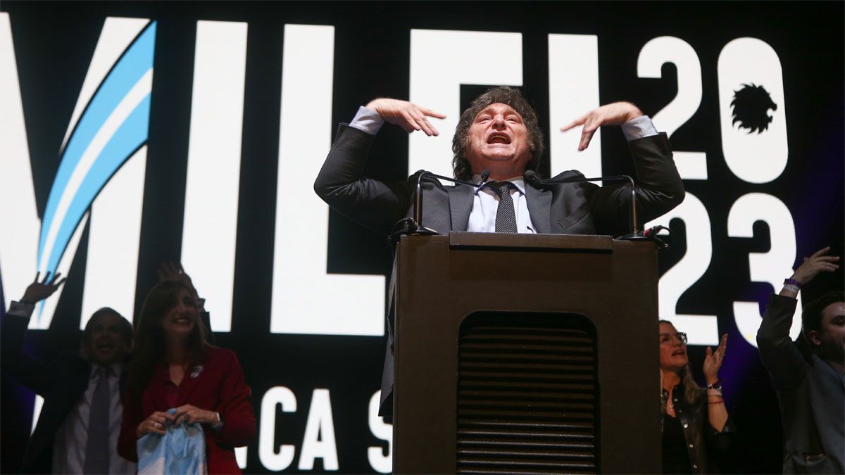 Javier Milei, en el acto del cierre de campaña en el Movistar Arena. Javier Milei, en el acto del cierre de campaña en el Movistar Arena.