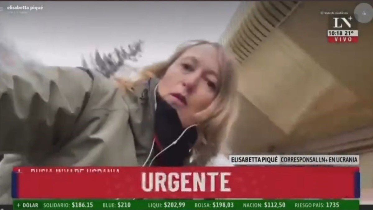La periodista Elisabetta Piqué está cubriendo el conflicto entre Ucrania y Rusia.
