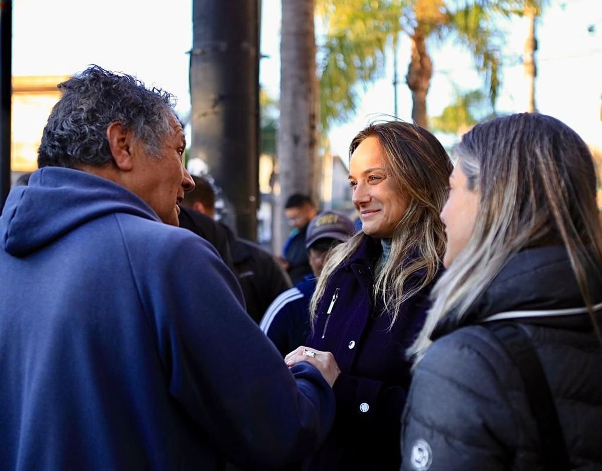 Afectuosos saludos con sus seguidores Afectuosos saludos con sus seguidores