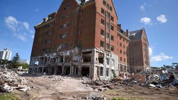 Cipriani quiere reconvertir el ex Hotel San Rafael pero el Legislativo municipal es complicado,l parece. Cipriani quiere reconvertir el ex Hotel San Rafael pero el Legislativo municipal es complicado,l parece.