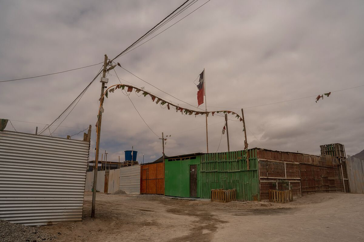 Chozas precarias e inseguras en Flor de Población. Foto: Bloomberg. Chozas precarias e inseguras en Flor de Población. Foto: Bloomberg.