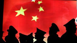 altText(China vs. Trump/Musk: La red secreta que acecha a ex empleados de USA)}
