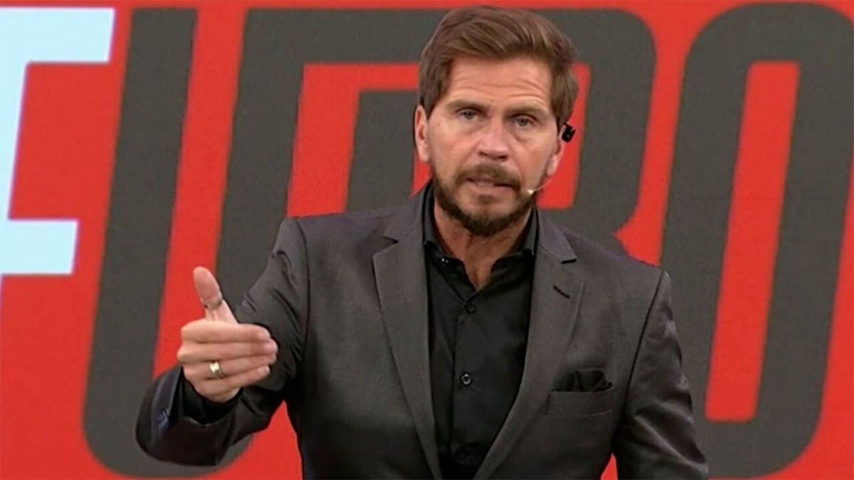 Sebastián Vignolo se deshizo en elogios a Martín Demichelis tras dirigir su último partido como entrenador de River y las redes no lo perdonaron. Sebastián Vignolo se deshizo en elogios a Martín Demichelis tras dirigir su último partido como entrenador de River y las redes no lo perdonaron.