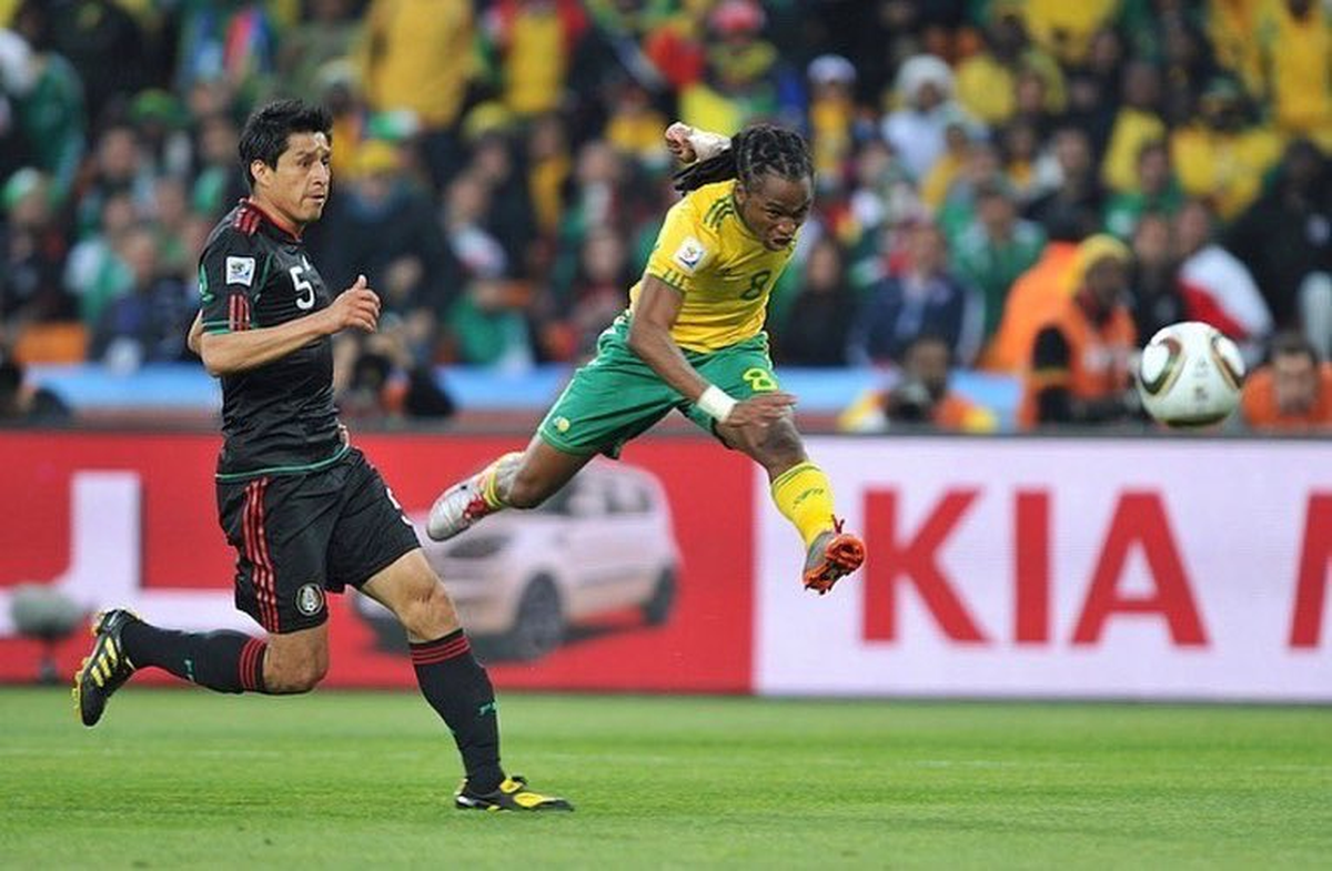Tshabalala, el autor del primer gol del partido Sudáfrica-México y del Mundial 2010. Tshabalala, el autor del primer gol del partido Sudáfrica-México y del Mundial 2010.