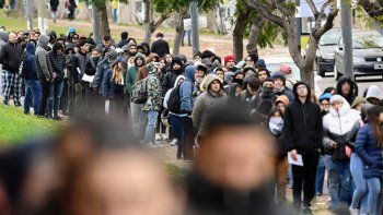 Gran aglomeración de gente se hizo presente en la convocatoria de COTO en Rosario Gran aglomeración de gente se hizo presente en la convocatoria de COTO en Rosario